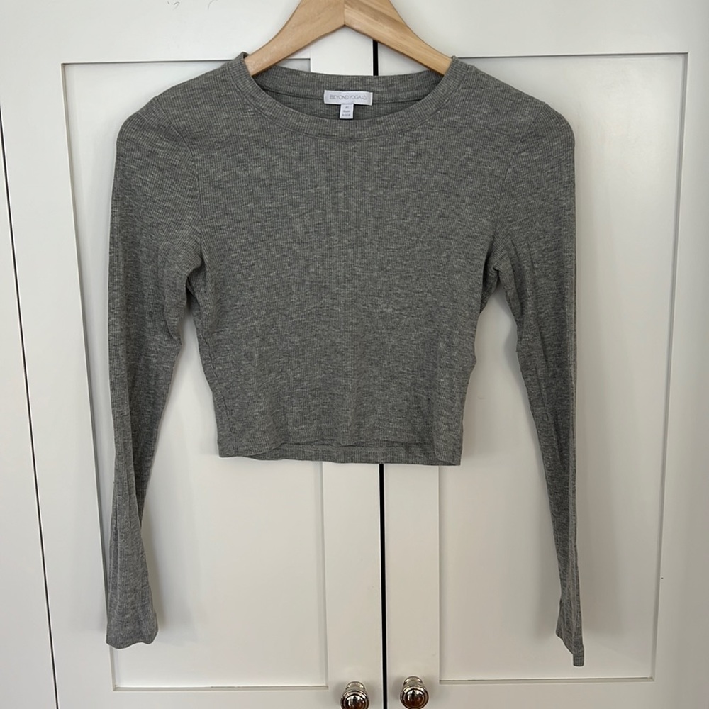 Beyond Yoga cropped ribbed long sleeve shirt